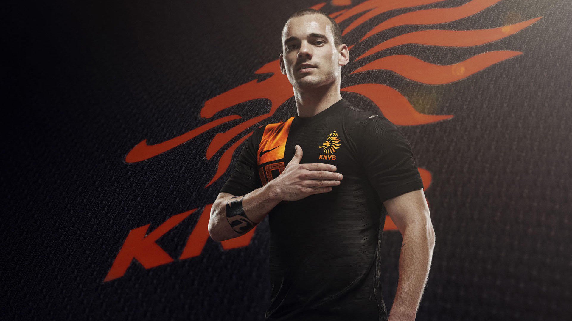 特色足球运动在少数民族地区深入推广，促进民族团结发展，足球特色学校主题绘画